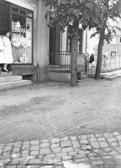 Foto: Das Geschäft der Konsumgesellschaft 'Einigkeit' an der Strassenecke 'Im Schmidtschen Kamp/ Hasleystrasse.