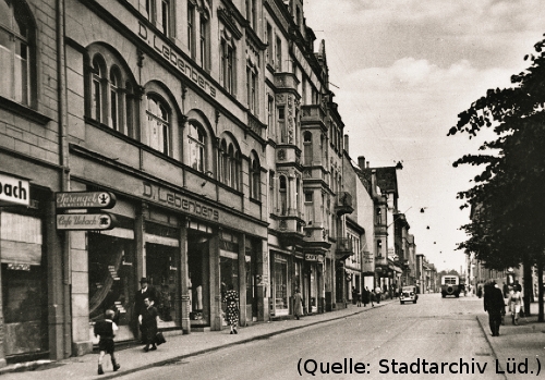 Foto: Das Textilgeschäft Lebenberg. in der Knapper Str.